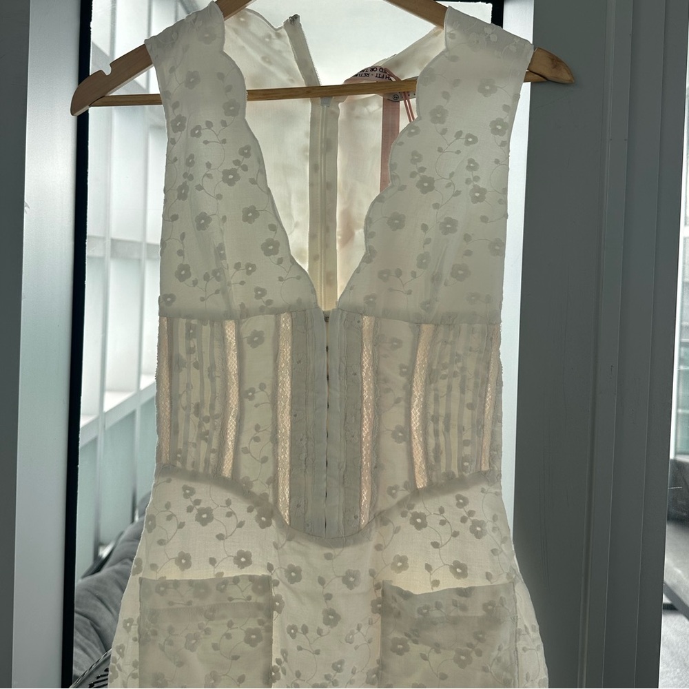 HOUSE OF CB SOPHINA White Cotton Broderie Anglais Plunge Maxi Dress